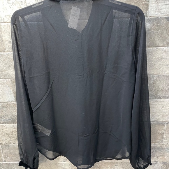 ❤️ GAP PERFECT BLACK SHEER HOLIDAY SHIRT SIZE XXS NEW - Picture 4 of 4